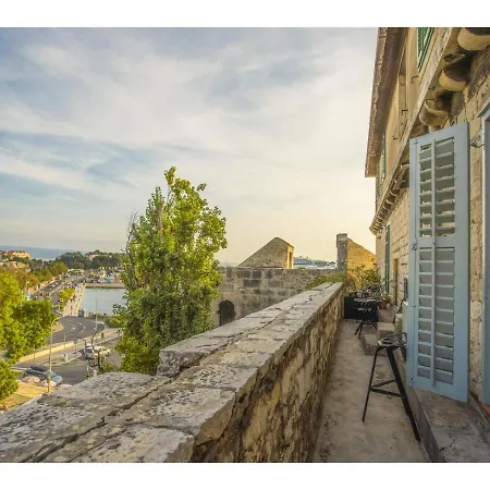 Palace Tower View Πανσιόν Σπλιτ