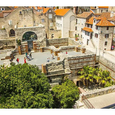 Palace Tower View Πανσιόν Σπλιτ