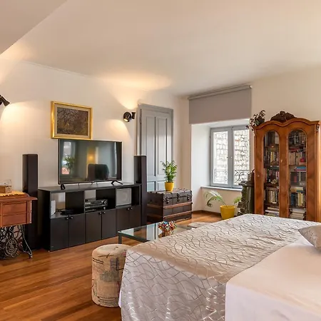 Palace Tower View 4* Σπλιτ