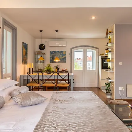 Palace Tower View 4* Σπλιτ