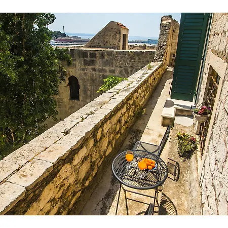 Palace Tower View Πανσιόν Σπλιτ
