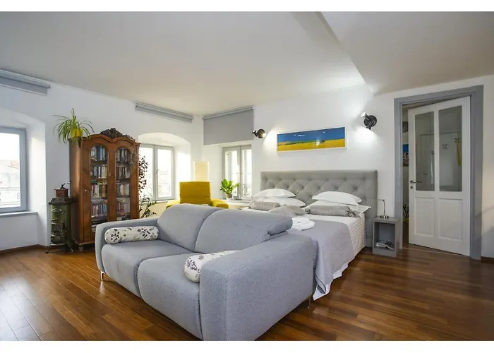 Palace Tower View Gasthof 4*