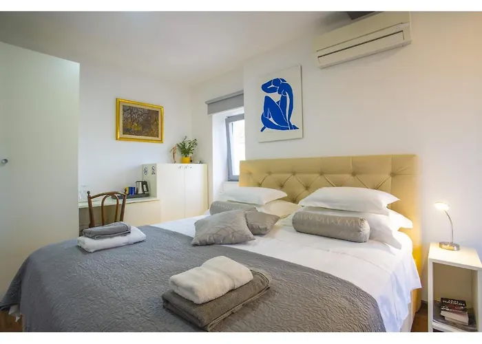 ゲストハウス パレス タワー ビュー 4*