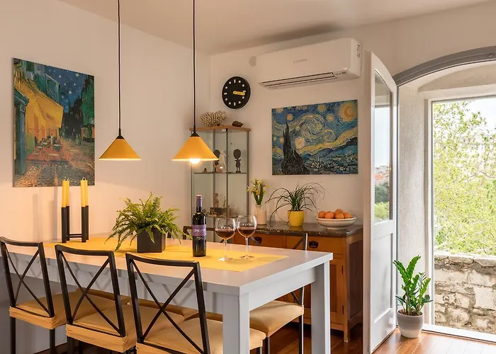 ゲストハウス パレス タワー ビュー スプリト