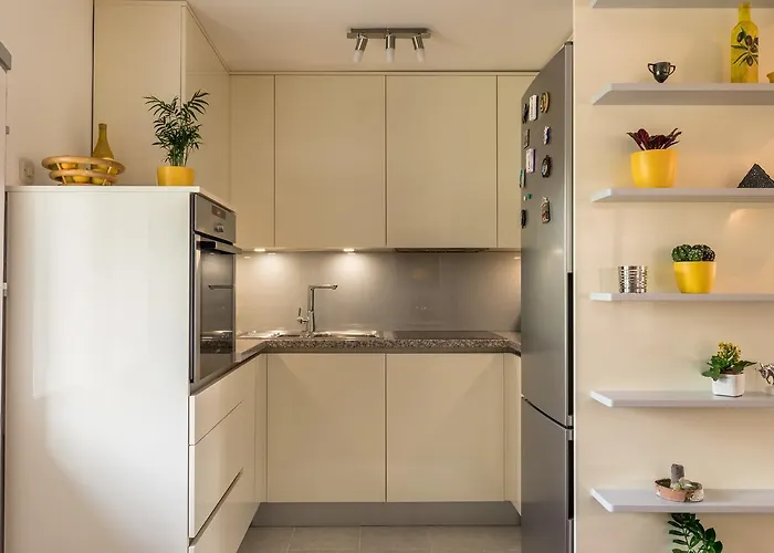 ゲストハウス パレス タワー ビュー 4*